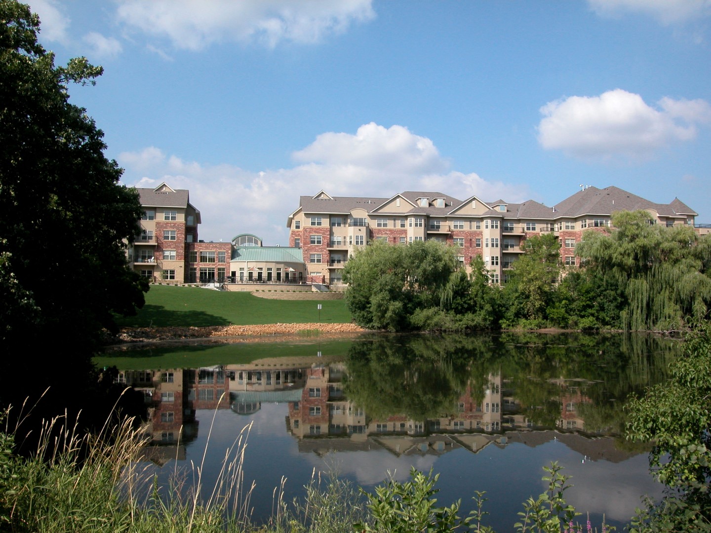 Cornelia Place Apartments in Edina, MN